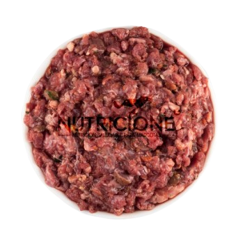 Menú completo BARF de ternera de Nutricione para perros de todas las razas y edades. Monoproteico de ternera, ideal para alergias e intolerancias. Descubre los beneficios de la alimentación natural en Shop Animal Spirit