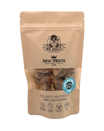 Los Raw Treats de Caballa del Atlántico de Mr Bones son un snack 100% natural ideal para perros y gatos por su aporte de Omega 3 que ayuda a mejorar la salud de su piel y pelo, es antiinflamatorio y mejora la salud cardiovascular. Elaborado con filetes aptos para consumo humano. Sin cereales, aditivos ni conservantes. Apto para perros y gatos. Descubre más en Shop Animal Spirit