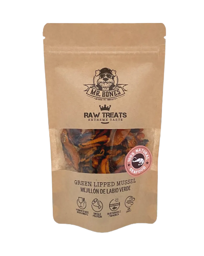 Los Raw Treats de Mejillón de labio verde de Mr Bones son un snack 100% natural ideal para perros y gatos que aportan omega 3 para mejorar la salud de la piel y el pelo y son condoprotectores naturales que mejoran la salud articular. Elaborado con mejillones para consumo humano. Sin cereales, aditivos ni conservantes. Descubre más en Shop Animal Spirit