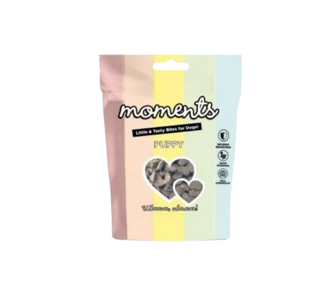 Los snacks de Moments son unos sabrosos premios que le encantarán a tu perro, hechos con ingredientes naturales por la marca española Dingo Natura.

Perfectos para juegos de olfato, ejercicios de adiestramiento o para dar un capricho a tu peludo.
Altos niveles de&nbsp;DHA para el correcto desarrollo mental.
Gran digestibilidad.
Ingredientes en su origen aptos para consumo humano.
Apto para perros de todos los tamaños.
Sin cereales ni transgénicos.
Tienda de mascotas Shop Animal Spirit, La Puebla de Montalba