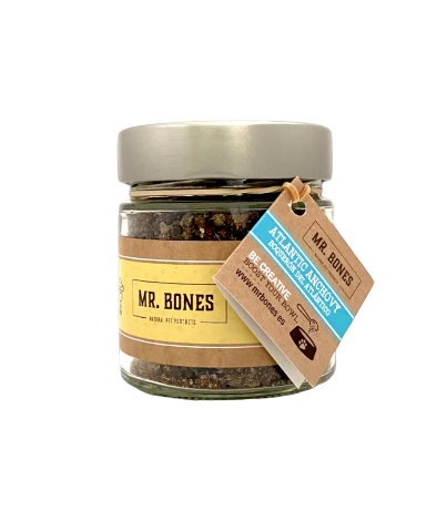 Los toppers de Mr Bones "Boqueron del Atlántico" son un suplemento para perros y gatos para hacer sus comidas más apetecibles o como un extra de Omega 3, proteínas y minerales. 100% boquerón, sin cereales, aditivos ni conservantes. Más en Shop Animal Spirit. 