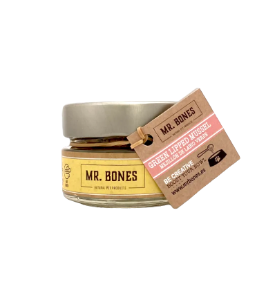 Los toppers de Mr Bones "Mejillón de labio verde" son un suplemento para perros y gatos para hacer sus comidas más apetecibles o como un extra de Omega 3,vitaminas y minerales, que ayuda a la salud articular. 100% mejillón de labio verde, sin cereales, aditivos ni conservantes. Más en Shop Animal Spirit.