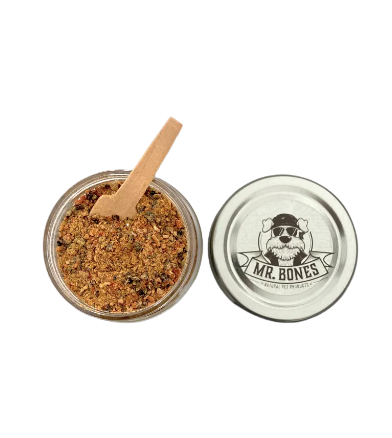 Los toppers de Mr Bones "Mejillón de labio verde" son un suplemento para perros y gatos para hacer sus comidas más apetecibles o como un extra de Omega 3,vitaminas y minerales, que ayuda a la salud articular. 100% mejillón de labio verde, sin cereales, aditivos ni conservantes. Más en Shop Animal Spirit.