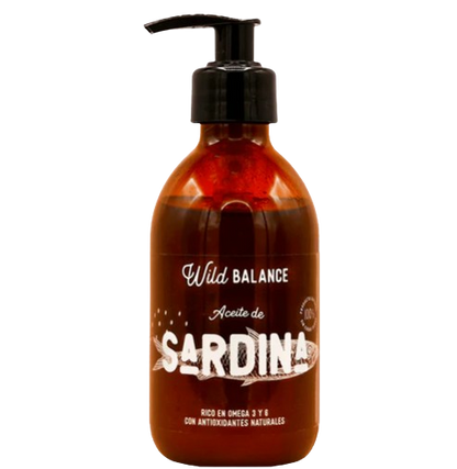 El aceite de sardina de Wild Balance es un suplemento natural de Omega 3 para perros y gatos que mantiene la piel y el pelo sanos, reduce picores e irritación por alergias al ser antiinflamatorio, refuerza el sistema inmune y el corazón. Shop Animal Spirit - Tienda de alimentación animal en Toledo. Envíos a domicilio.