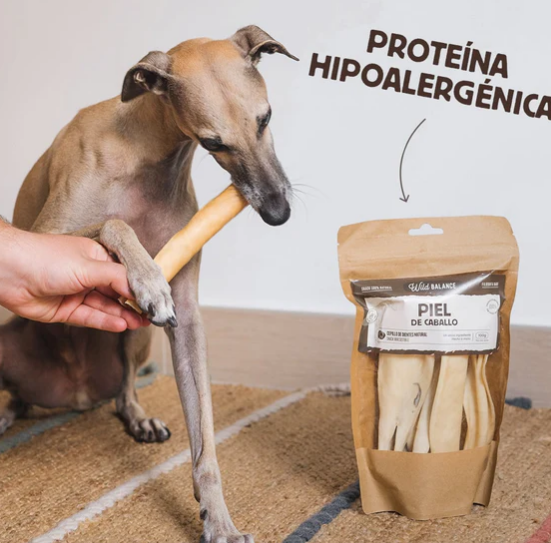 La piel de caballo de Wild Balance es un snack ideal para perros con alergias e intolerancias al ser una proteína exótica. Es muy bajo en grasas, ideal para perros con tendencia al sobrepeso. Reduce el estrés. Descubre más en Shop Animal Spirit.