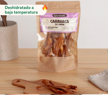 La caravaca de cabra de wild balance es un snack natural apto para perros y gatos. Descubre más en Shop Animal Spirit